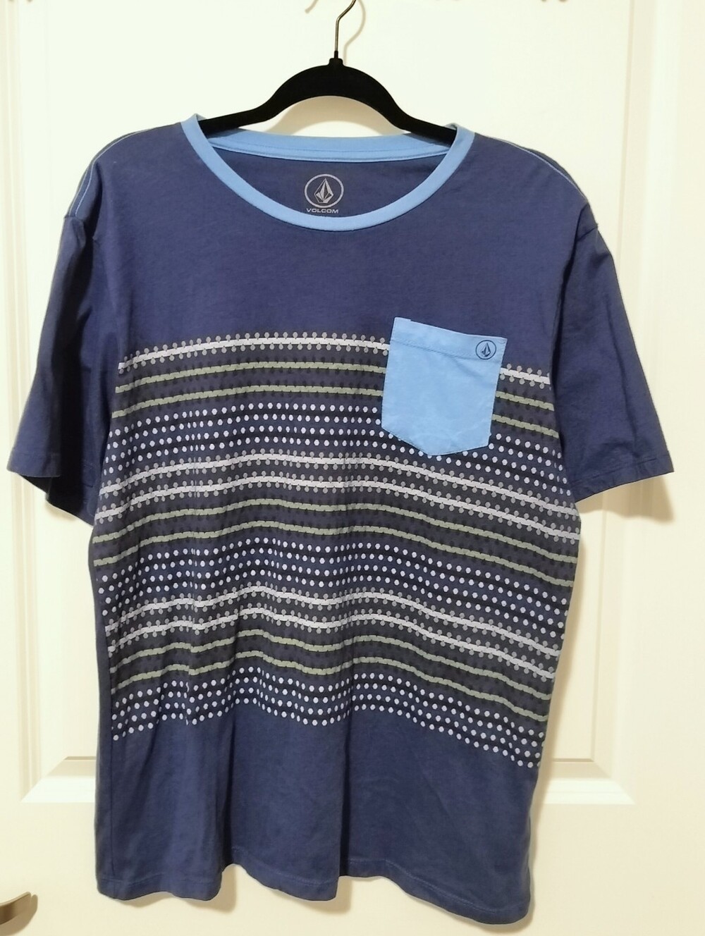 Father's Day! Volcom Men's L Blue Geometric Pattern Contrast Pocket Tee